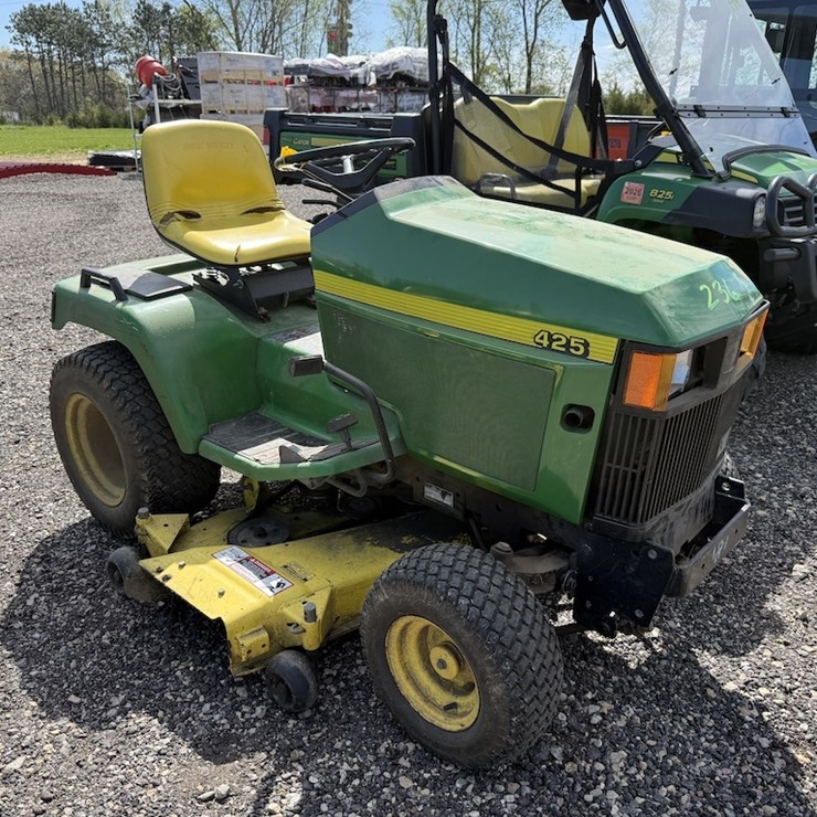 JOHN DEERE 425
