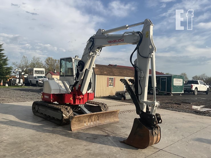 2015-takeuchi-tb280fr-image-6