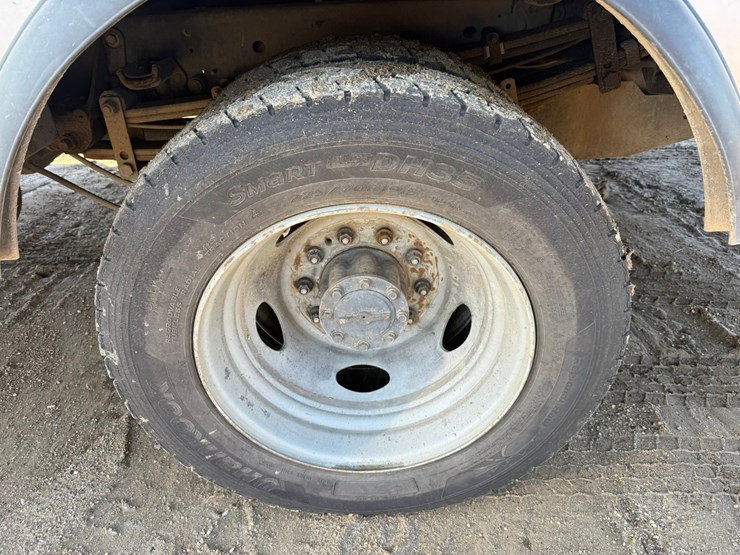 2017-ford-f550-xl-image-95