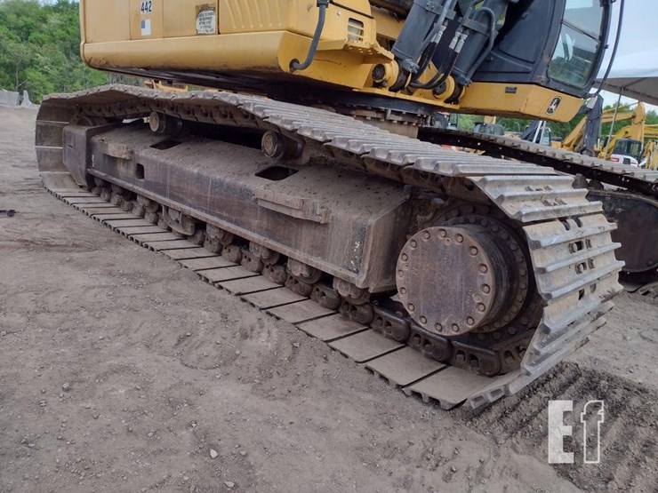 2006-deere-270d-lc-image-38