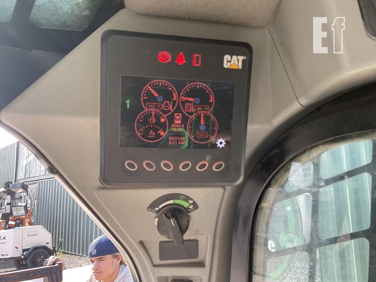2023-caterpillar-299d3-xe-image-17