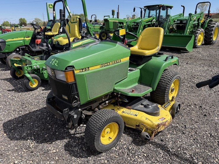 john-deere-425-image-1