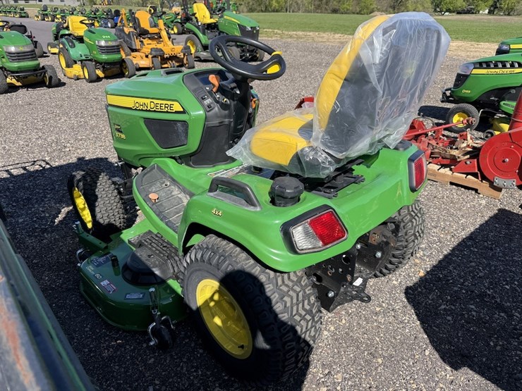 john-deere-x738-image-4