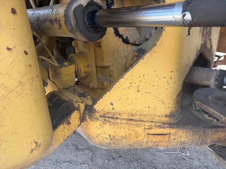 caterpillar-966d-image-35