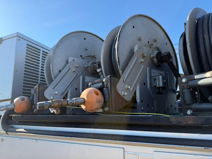 2017-ford-f550-xl-image-26
