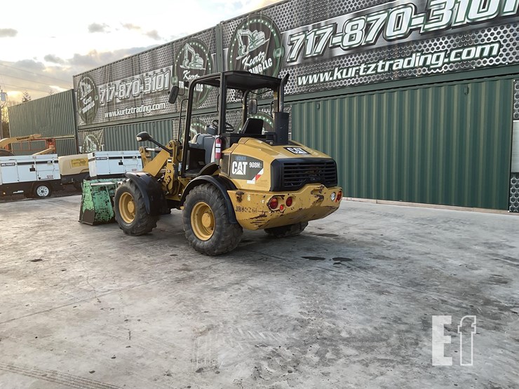 2015-caterpillar-908h2-image-2