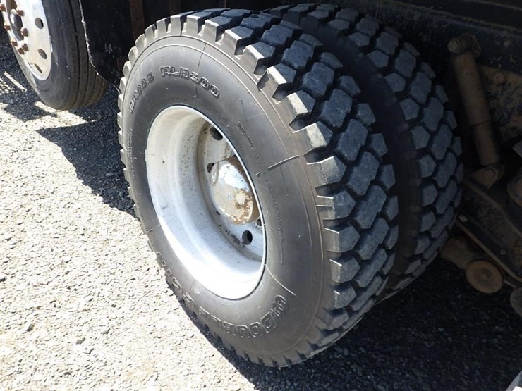 1999-kenworth-t800-image-41