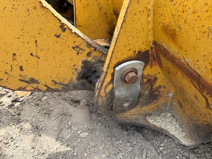 caterpillar-966d-image-13
