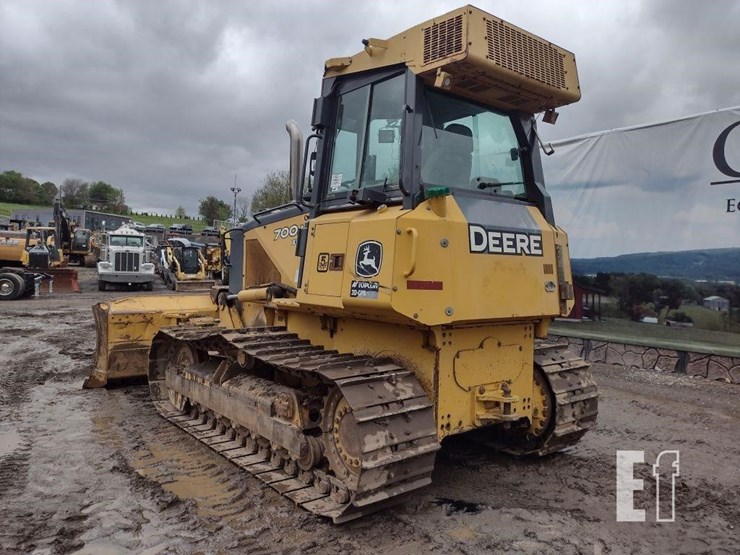 2007-deere-700j-xlt-image-34