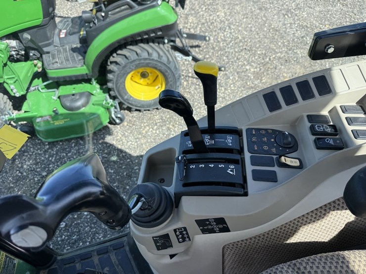 john-deere-3039r-image-9