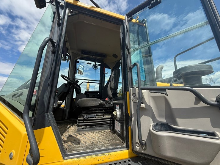 komatsu-wa380-image-110
