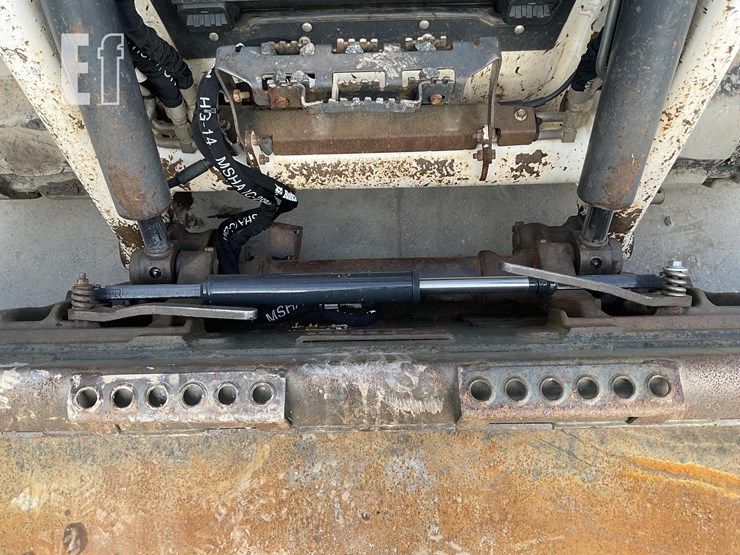 2020-bobcat-t66-image-12