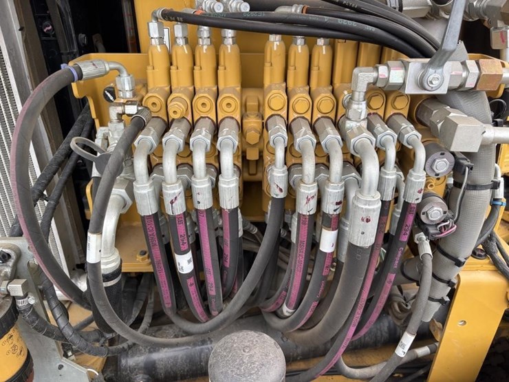 2015-caterpillar-305e2-cr-image-47
