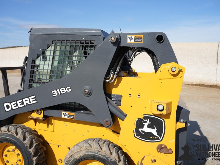 2022-deere-318g-image-17