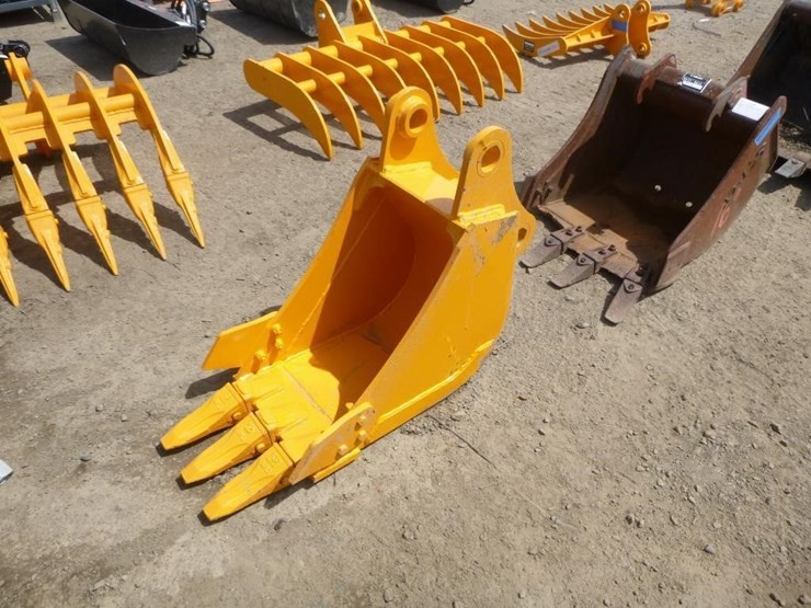 caterpillar-305-image-1