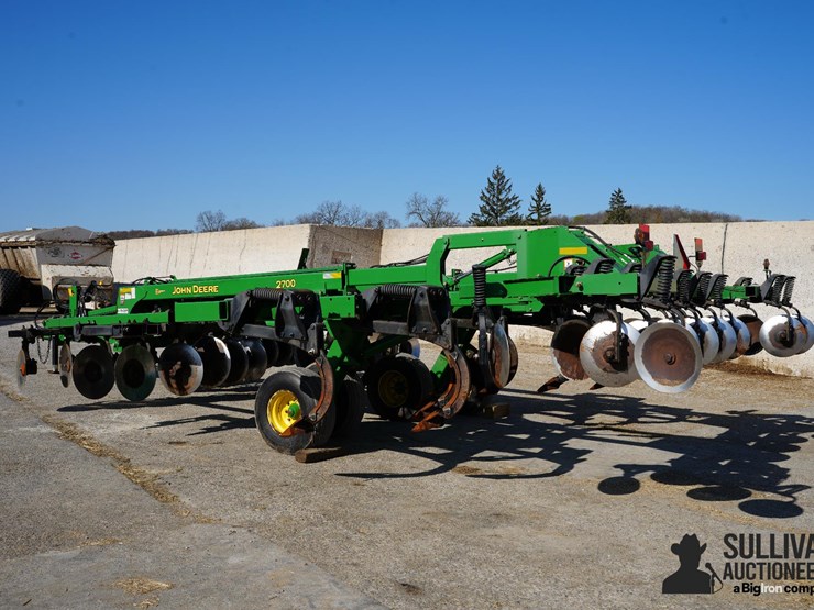 2011-john-deere-2700-image-7