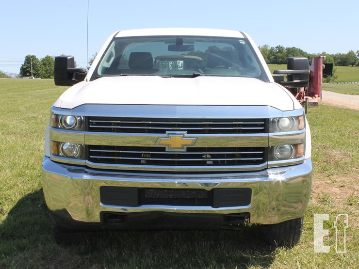 2015-chevrolet-silverado-2500-image-8