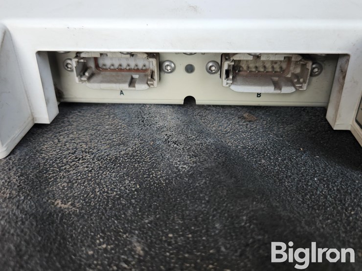2013-case-ih-ag-372-trimble-receiver-image-10