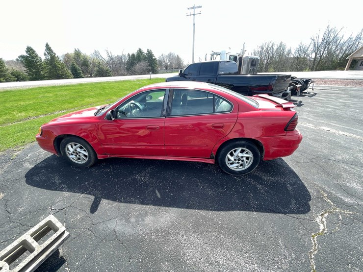 #498-•-2004-pontiac-grand-am-(has-wi-title)-(denmark,-wi)-image-8