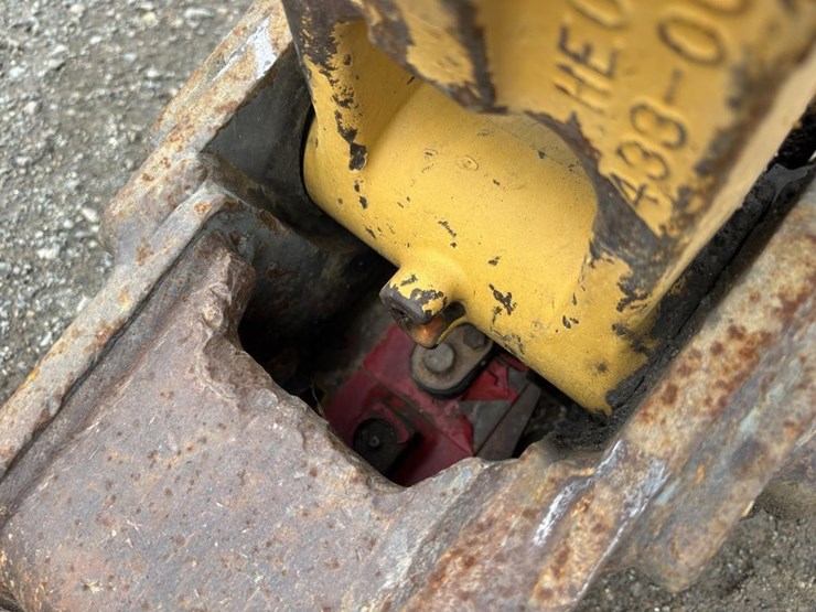2015-caterpillar-305e2-cr-image-15