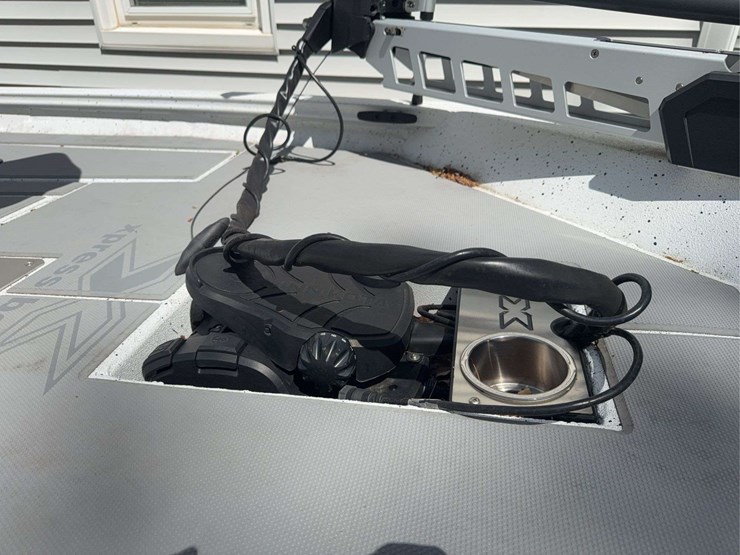 2023-xpress-boat-and-2022-back-track-trailer-image-15