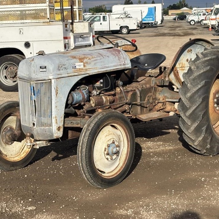 FORD 8N