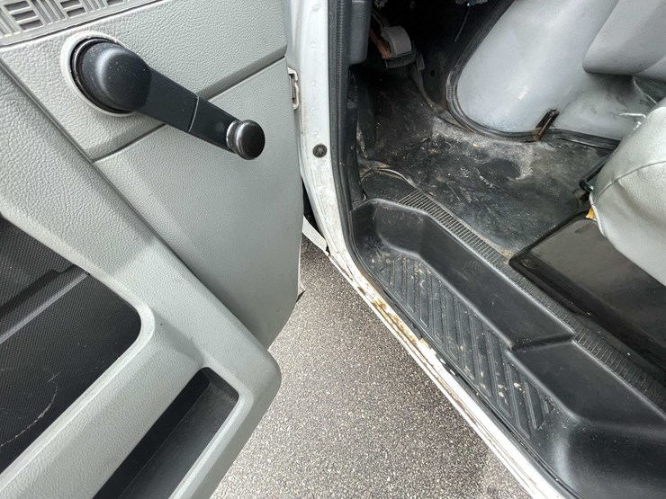 2017-ford-e450-image-17