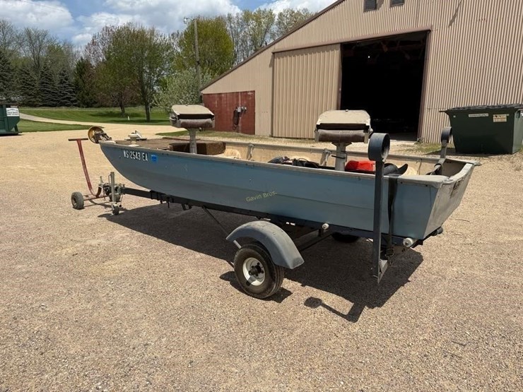 13'-fishing-boat-image-1