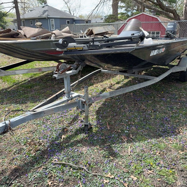 2001 XPRESS 16ft Boat