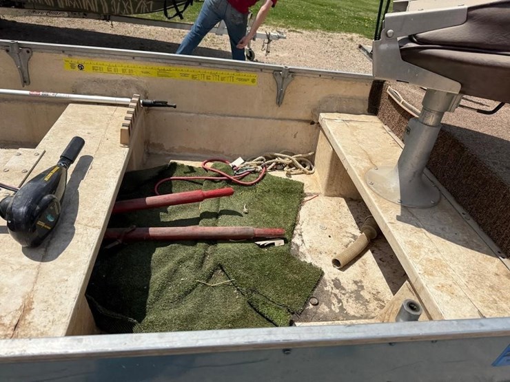 13'-fishing-boat-image-6