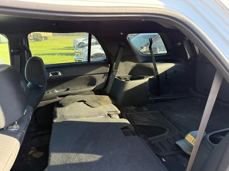 2014-ford-explorer-image-29