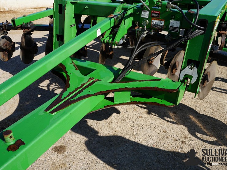 2011-john-deere-2700-image-15