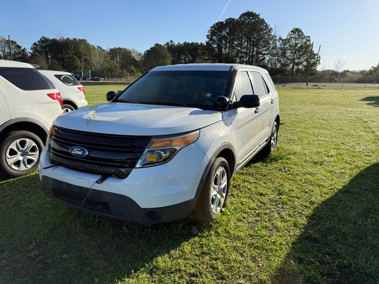 2015-ford-explorer-image-1