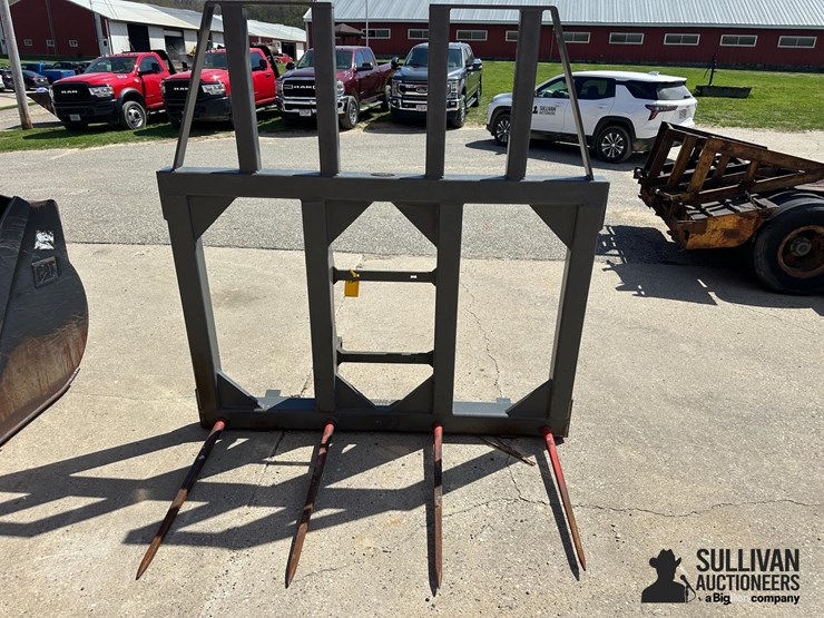 2022-berlon-bscwl-bale-fork-wheel-loader-attachment-image-2