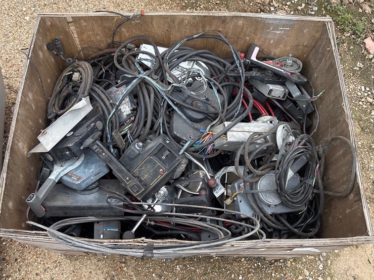 #35885-•-control-boxes-and-wiring-harnesses-image-3