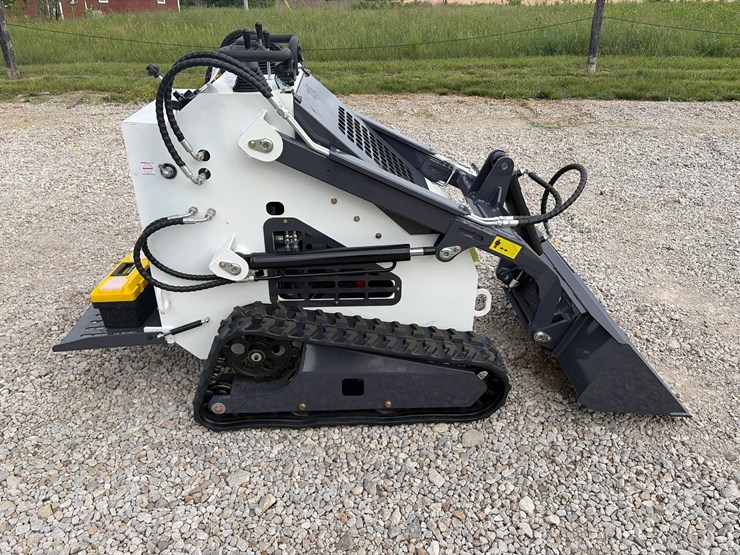#209-•-unused-2026-zjg-zj-380-mini-skid-steer-loader-image-1