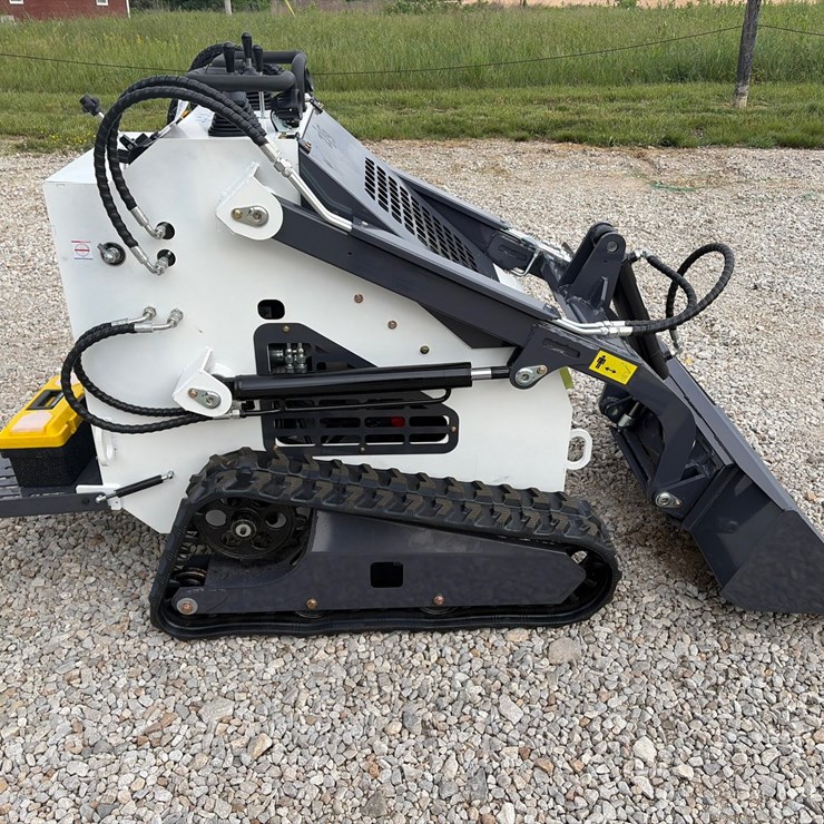 #209 • Unused 2026 ZJG ZJ-380 Mini Skid Steer Loader