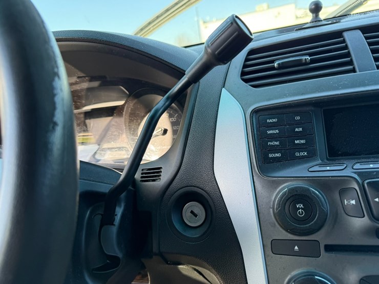 2013-ford-explorer-image-28