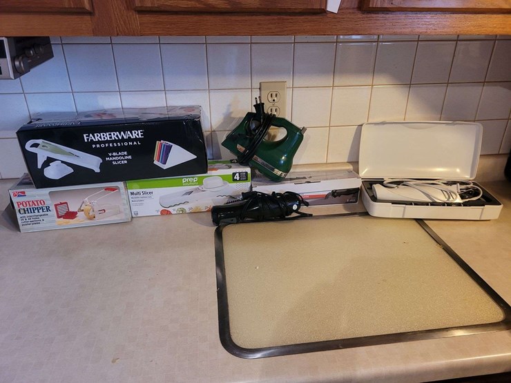 assorted-kitchen-appliances-and-food-preparation-tools-image-1