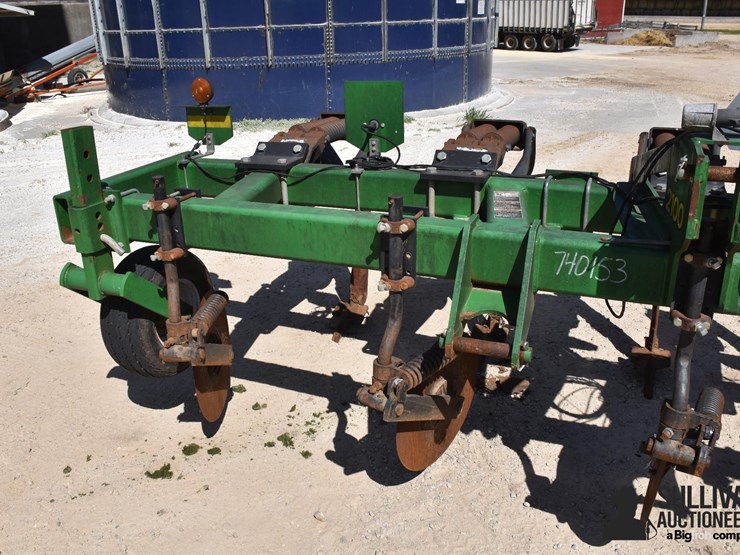 2011-john-deere-2100-image-11