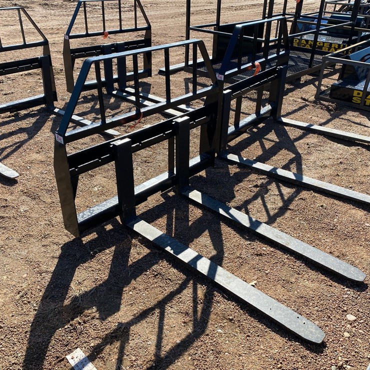 #4071 • Kivel 3,500 lbs. Pallet Fork Attachment (Mosinee, WI)