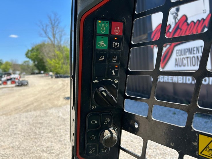 2021-bobcat-t66-image-22