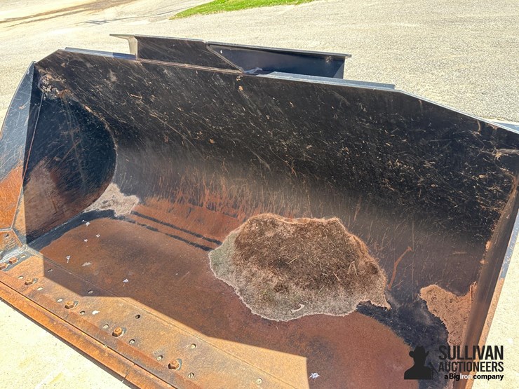cat-wheel-loader-material-bucket-image-7