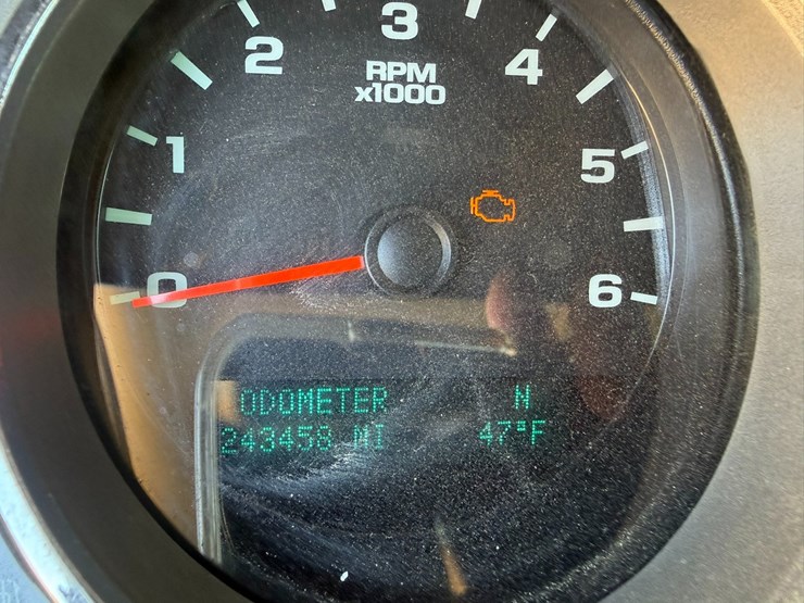 2013-chevrolet-1500-image-43