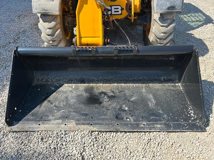 2018-jcb-525-60-image-9