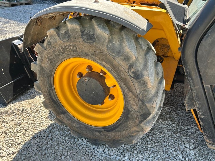 2018-jcb-525-60-image-16