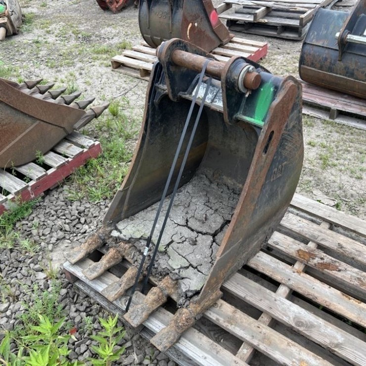 CATERPILLAR 24