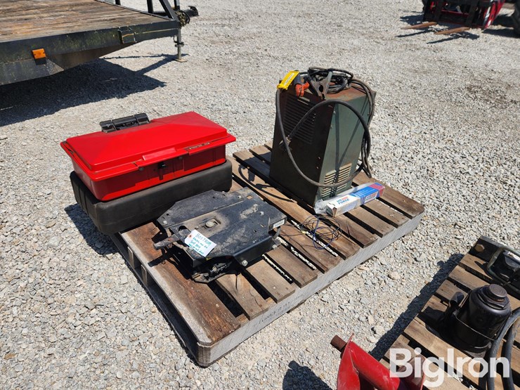 linde-230-amp-welder-image-5