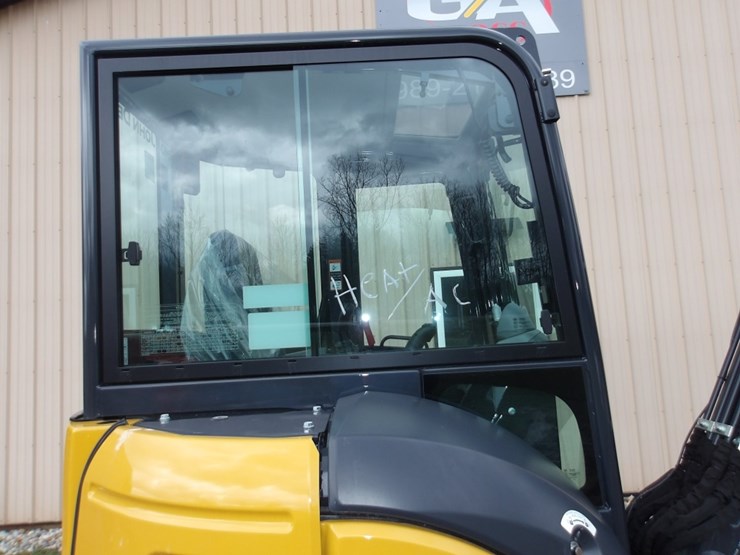 #7470-•-john-deere-35p-mini-excavator-with-4-hours!-image-6