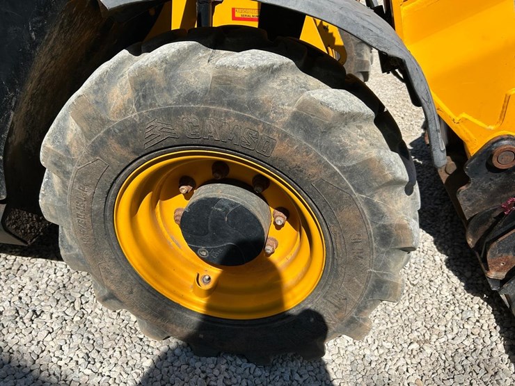 2018-jcb-525-60-image-13